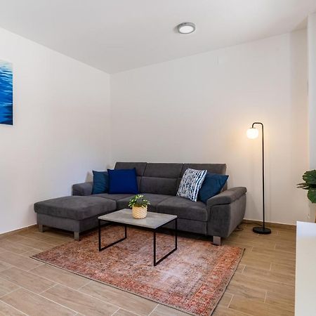 Apartment Blue Monstéra Cres Esterno foto