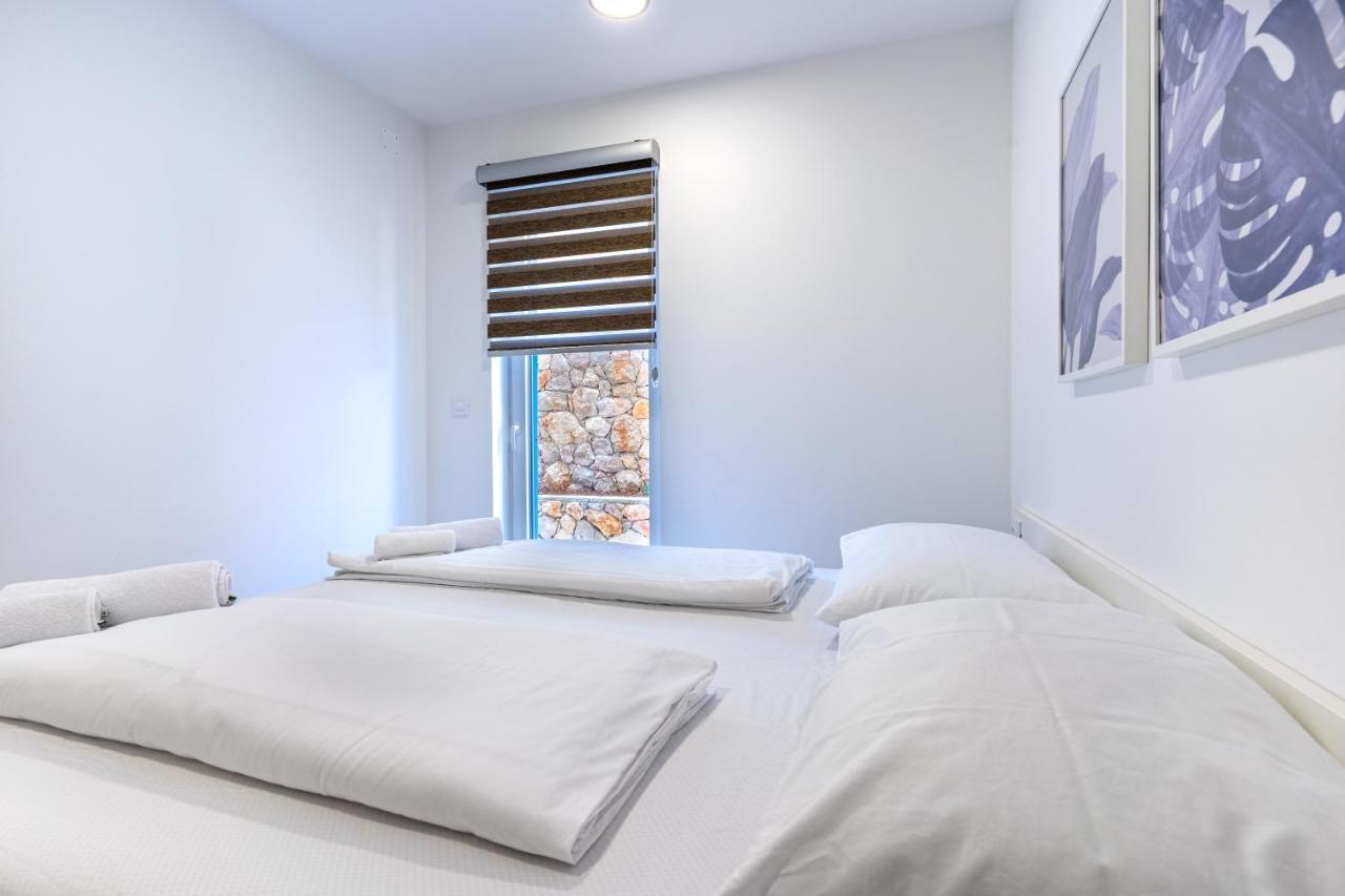 Apartment Blue Monstéra Cres Esterno foto