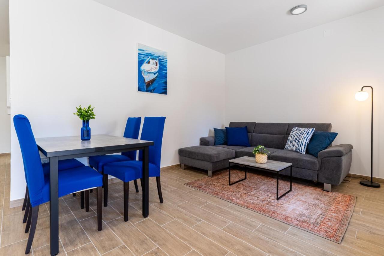 Apartment Blue Monstéra Cres Esterno foto